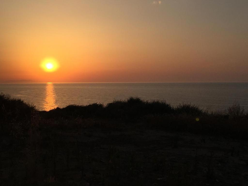 Apartment Tramonto Sea-Front Valledoria  Buitenkant foto